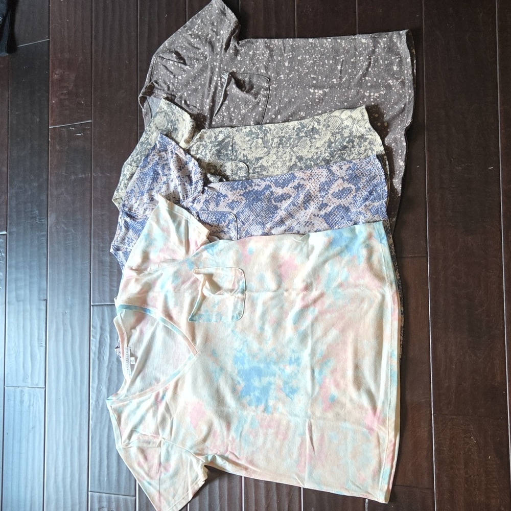 Socialite x4 V-Neck Slub Pocket Tees Various Animal Print Patterns & Tie-Dye - M